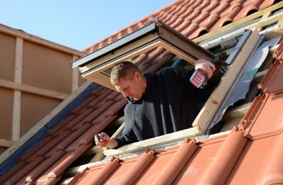 Pose de fenêtres de toit Velux à la Planée